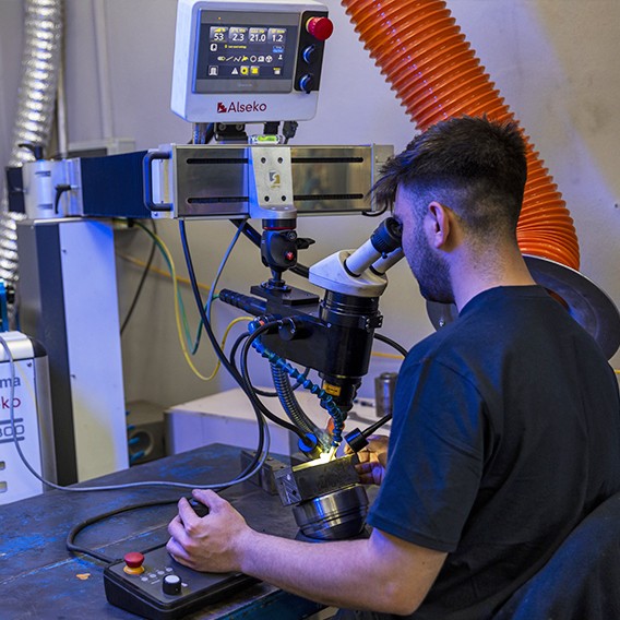 Laser Mold Welding