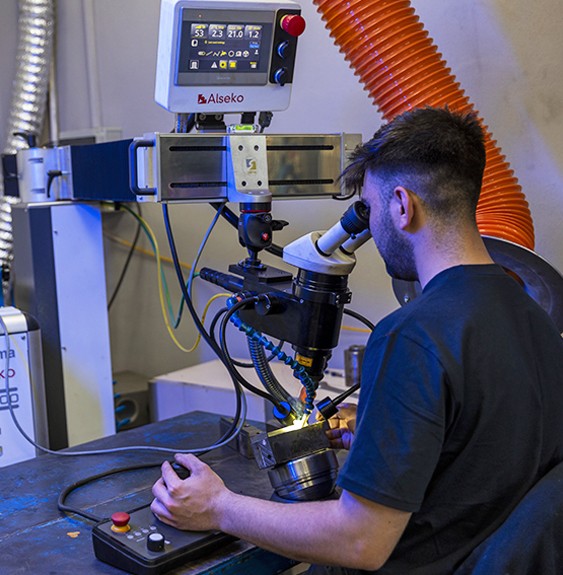 Laser Mold Welding
