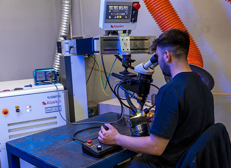 Laser Mold Welding